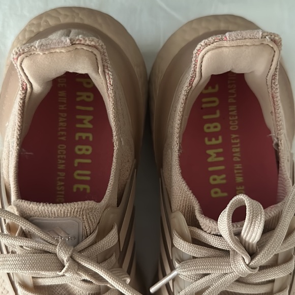 Adidas women's ultraboost 21 US6.5 - Picture 6 of 10